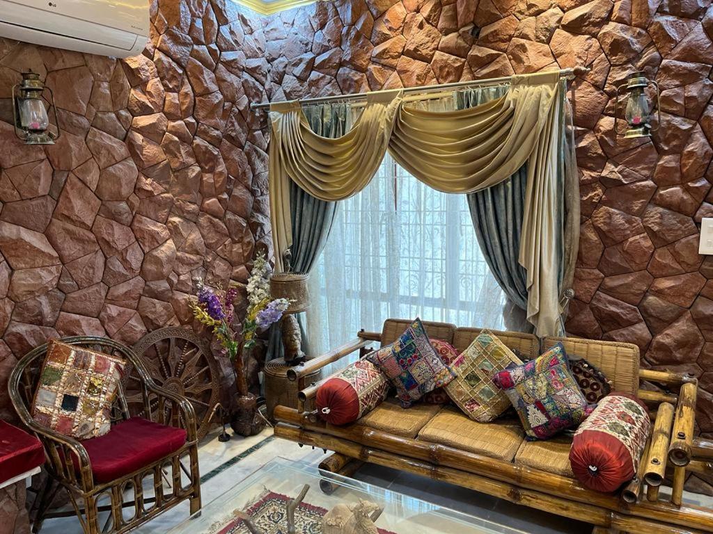 Colonel'S Abode Apartment Агра Екстериор снимка