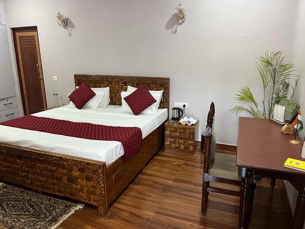 Colonel'S Abode Apartment Агра Екстериор снимка