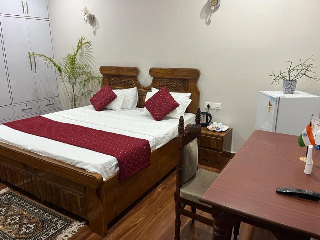 Colonel'S Abode Apartment Агра Екстериор снимка