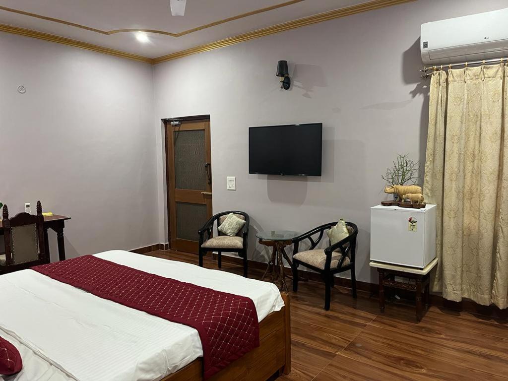 Colonel'S Abode Apartment Агра Екстериор снимка
