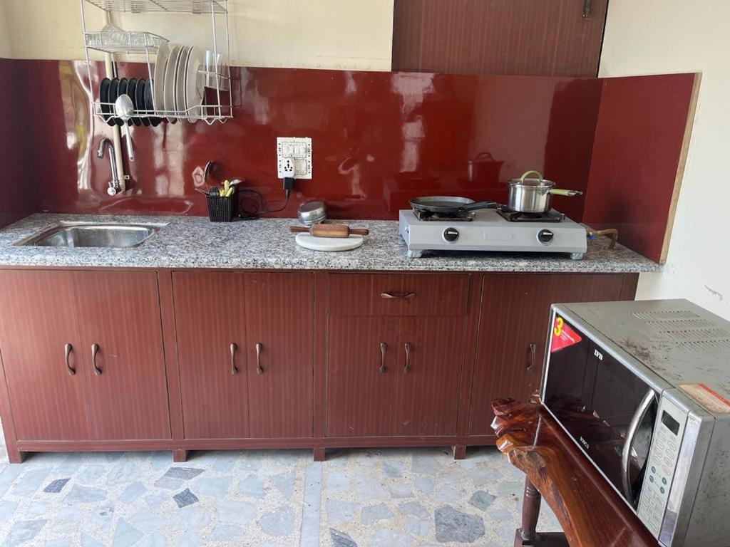 Colonel'S Abode Apartment Агра Екстериор снимка