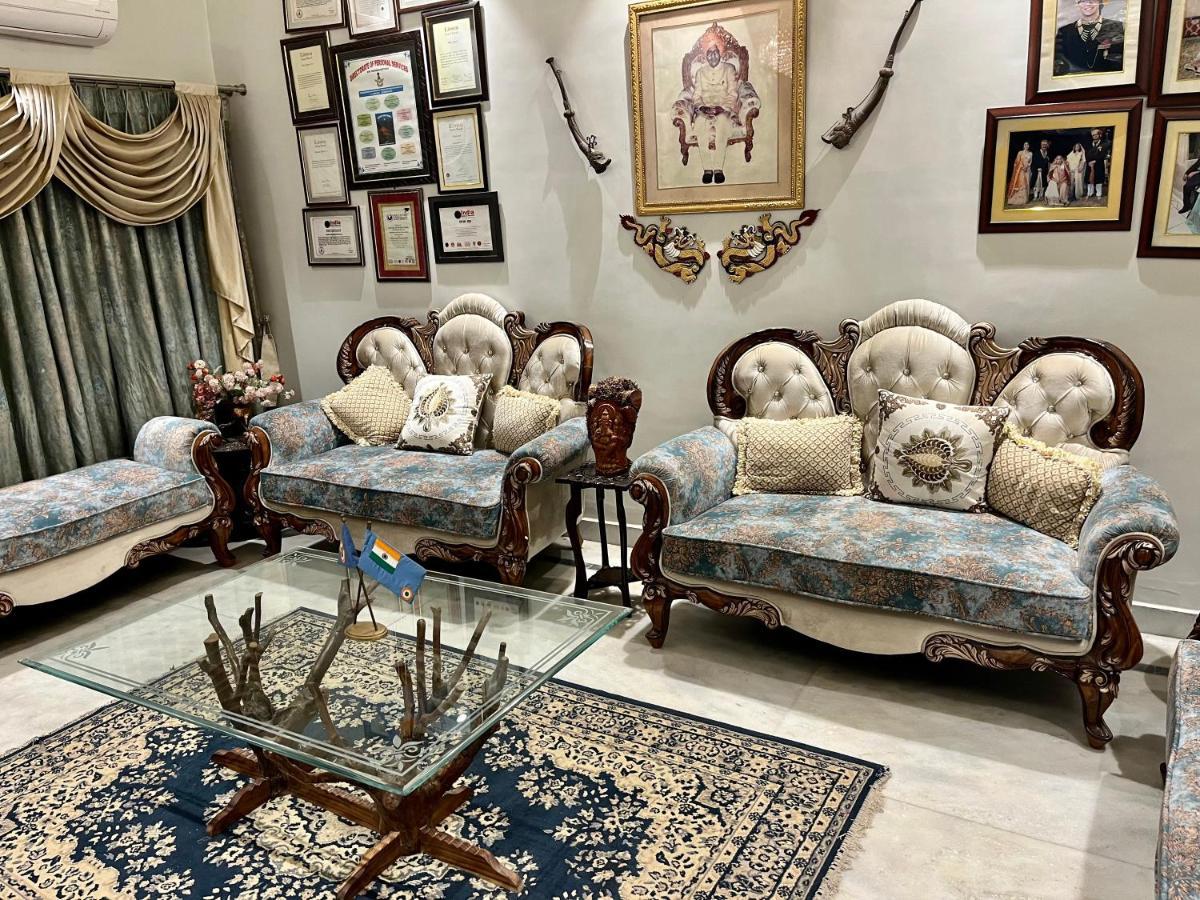 Colonel'S Abode Apartment Агра Екстериор снимка